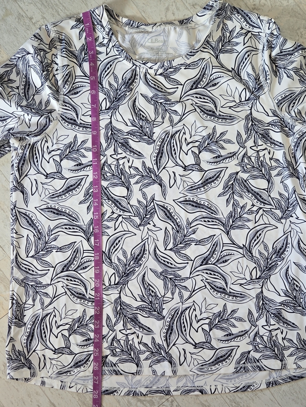 L.L. Bean XL Women’s Long Sleeve Sun Shirt Rash Guard Leaf Print Blue White - Picture 4 of 5